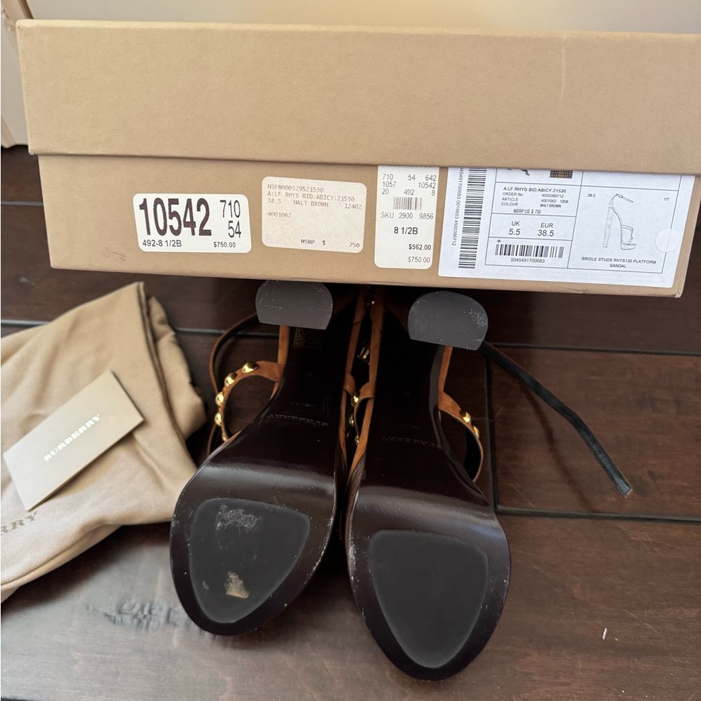 NWT Burberry Malt Brown Heels with Gold Studs - Picture 3 of 6